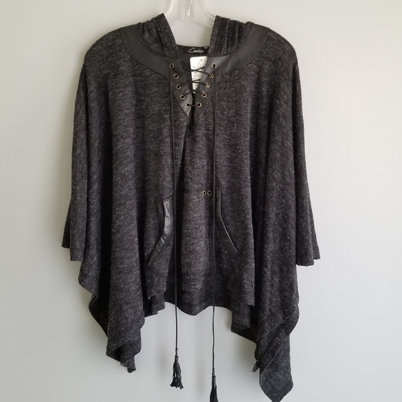 Cecico Jackets & Blazers - 💥NEW💥Cecico Light Weight Poncho Hoodie One Size